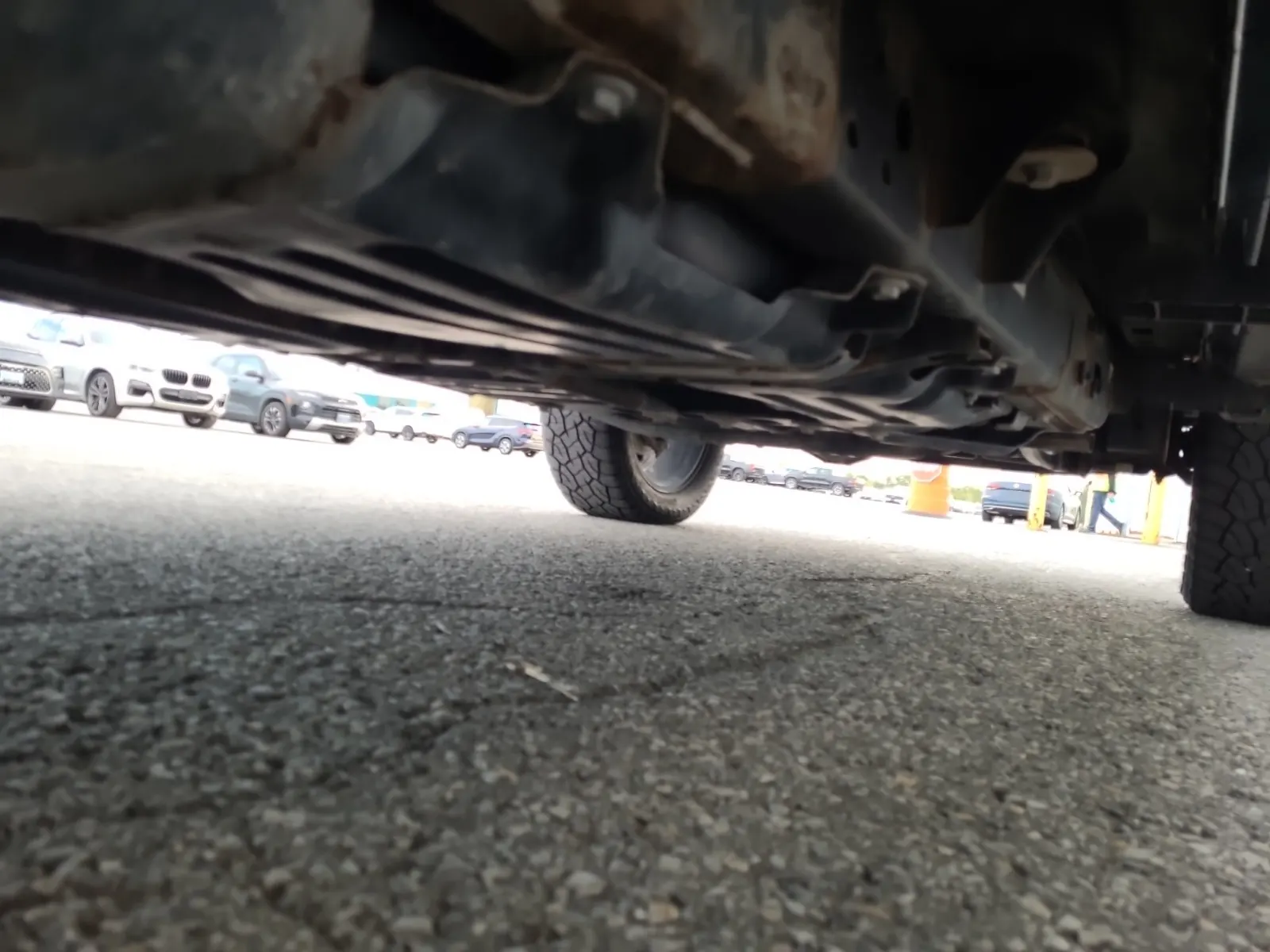 Undercarriage - Passenger Photo