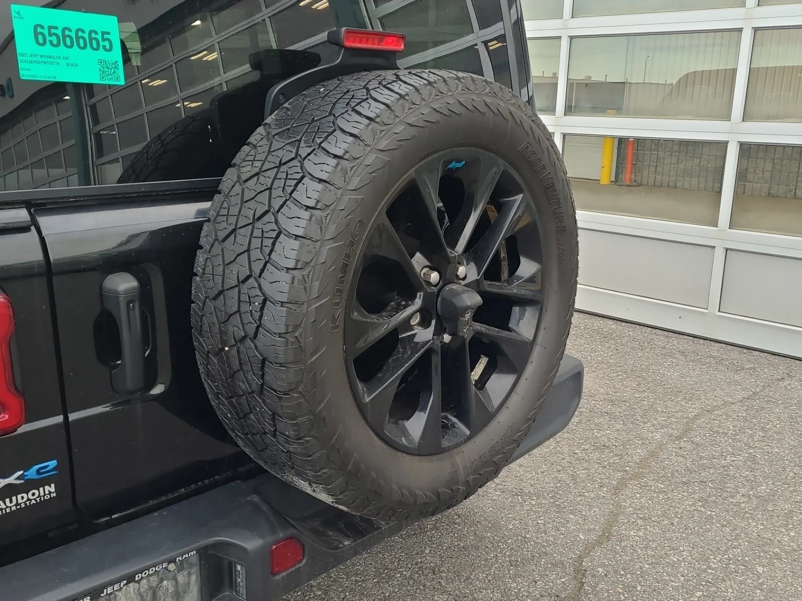 Spare Tire & Wheel Photo