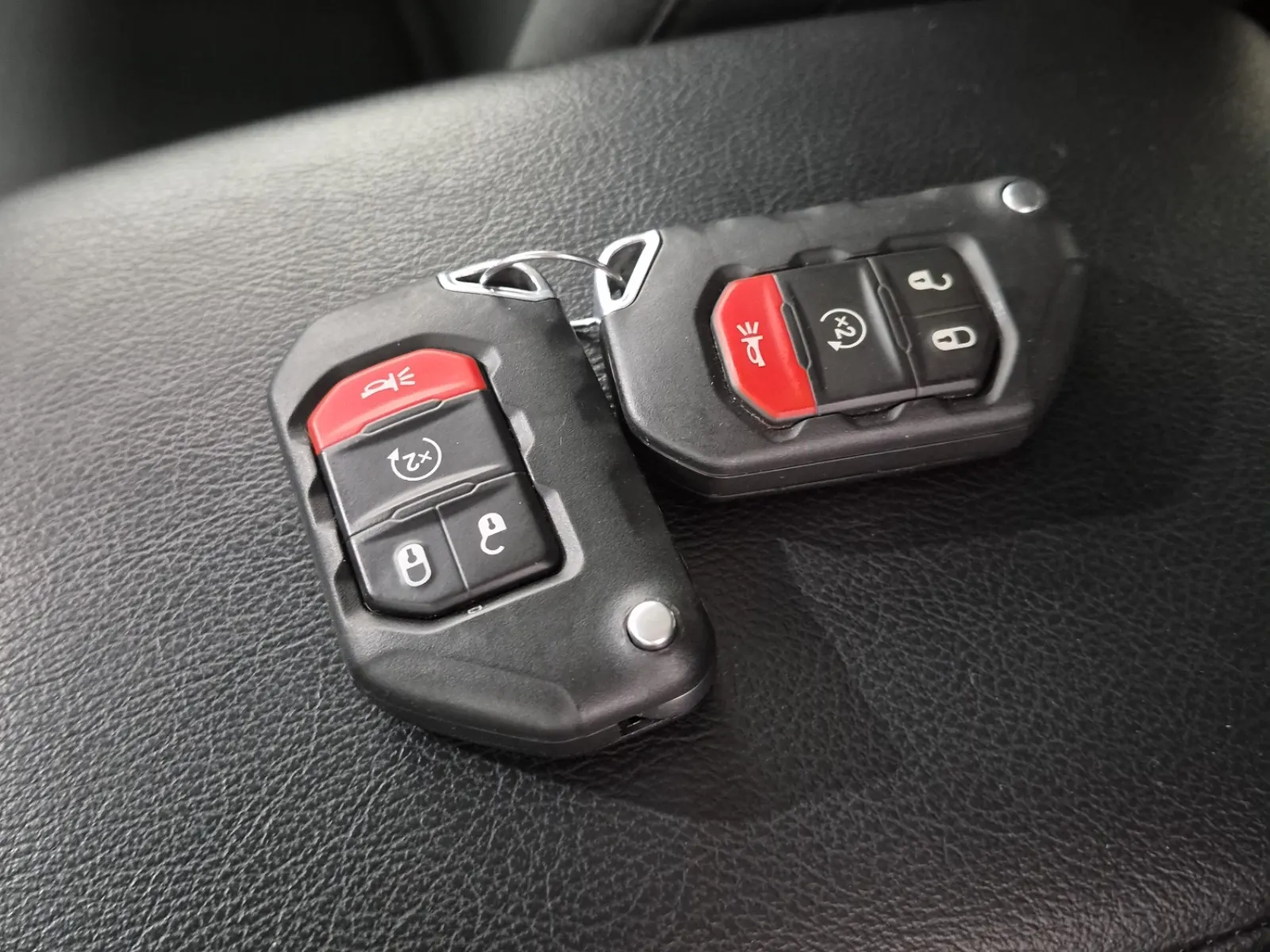 Keys/Fobs/Manual Photo