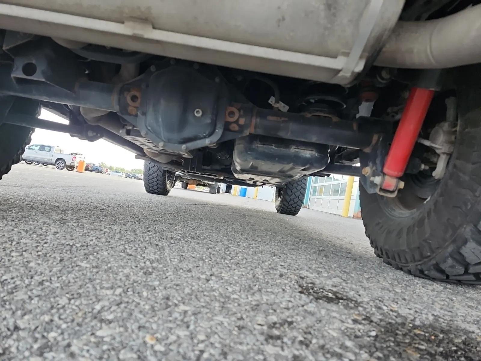 Undercarriage - Rear Photo