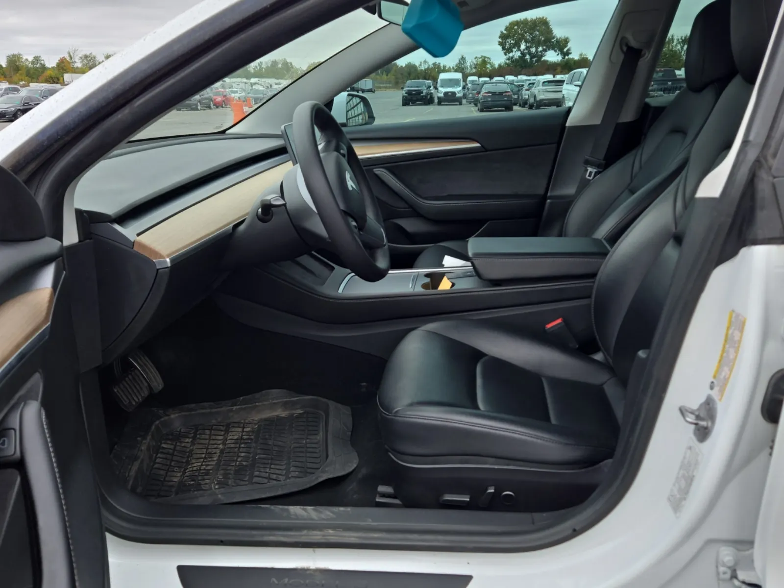 Front Interior Photo