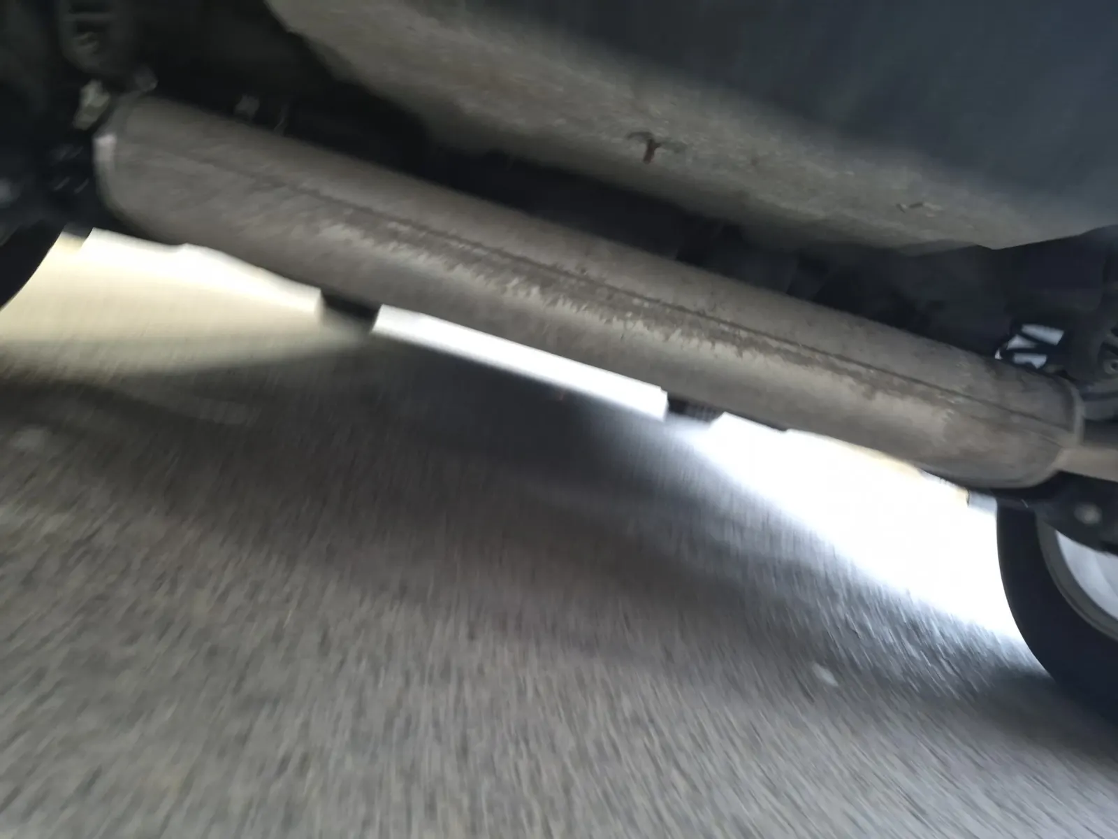 Undercarriage - Rear Photo