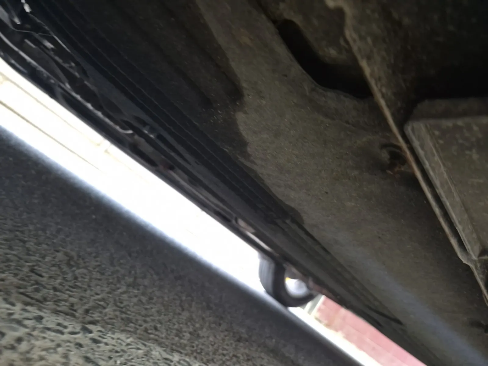 Undercarriage - Driver Photo