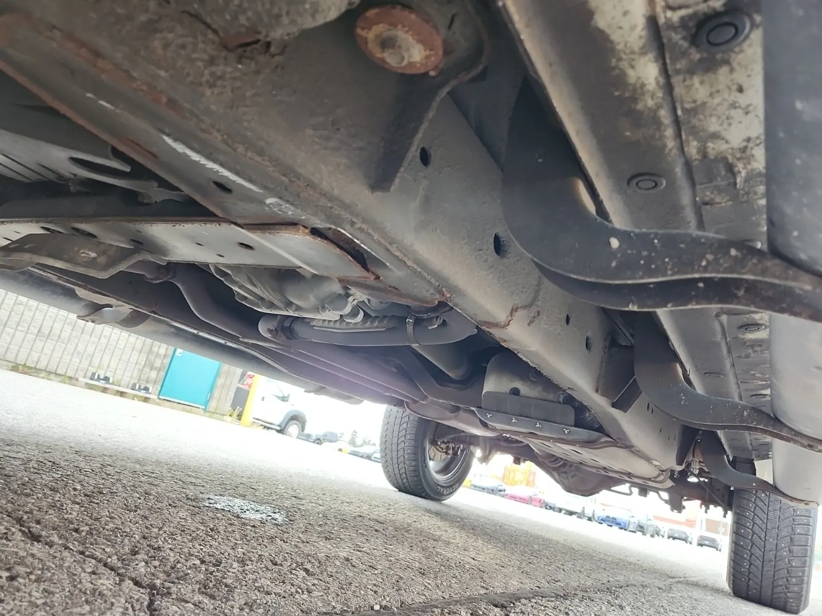 Undercarriage - Driver Photo