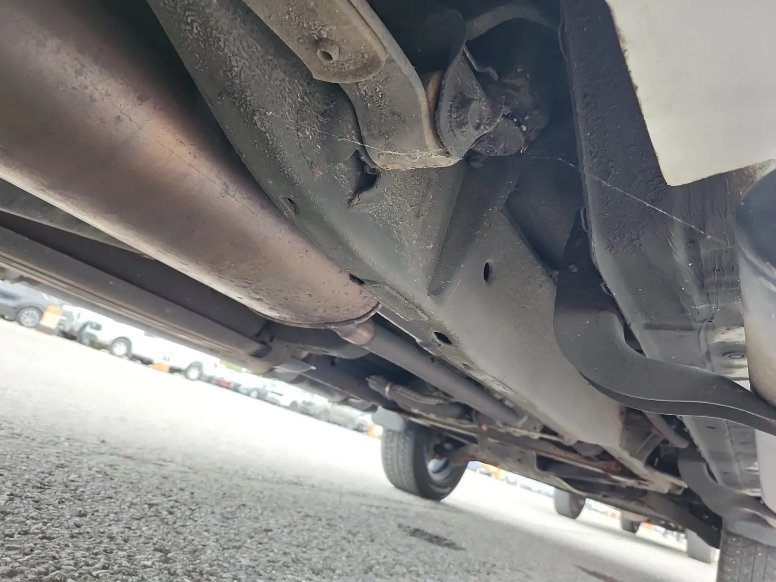 Undercarriage - Passenger Photo