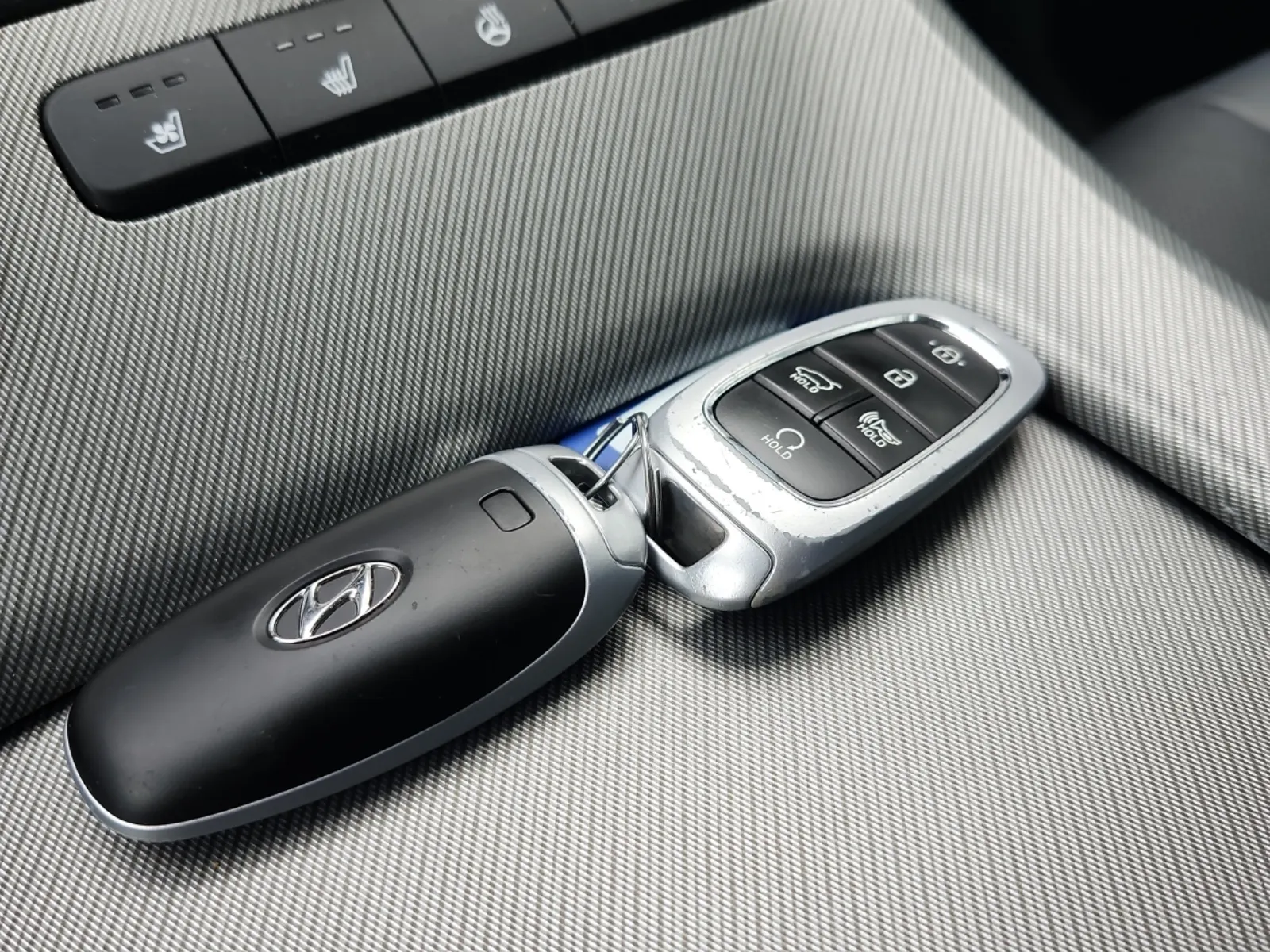 Keys/Fobs/Manual Photo