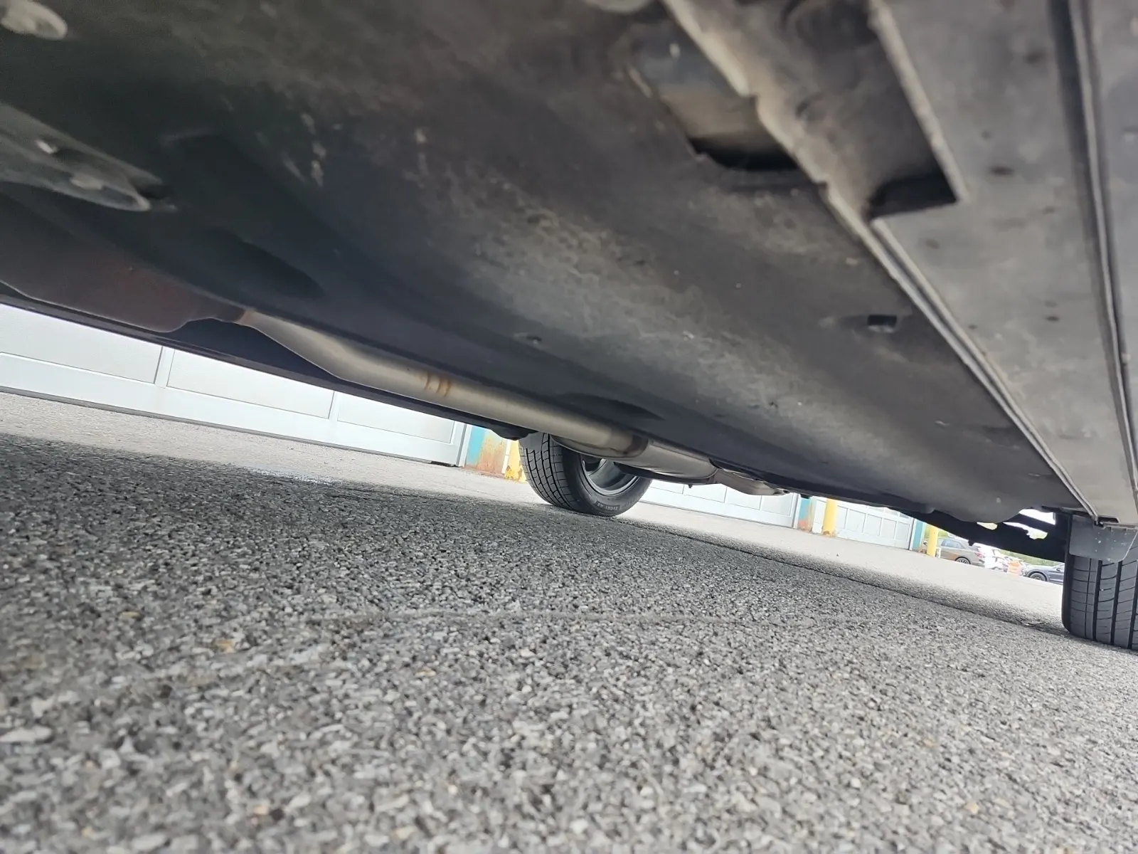 Undercarriage - Driver Photo