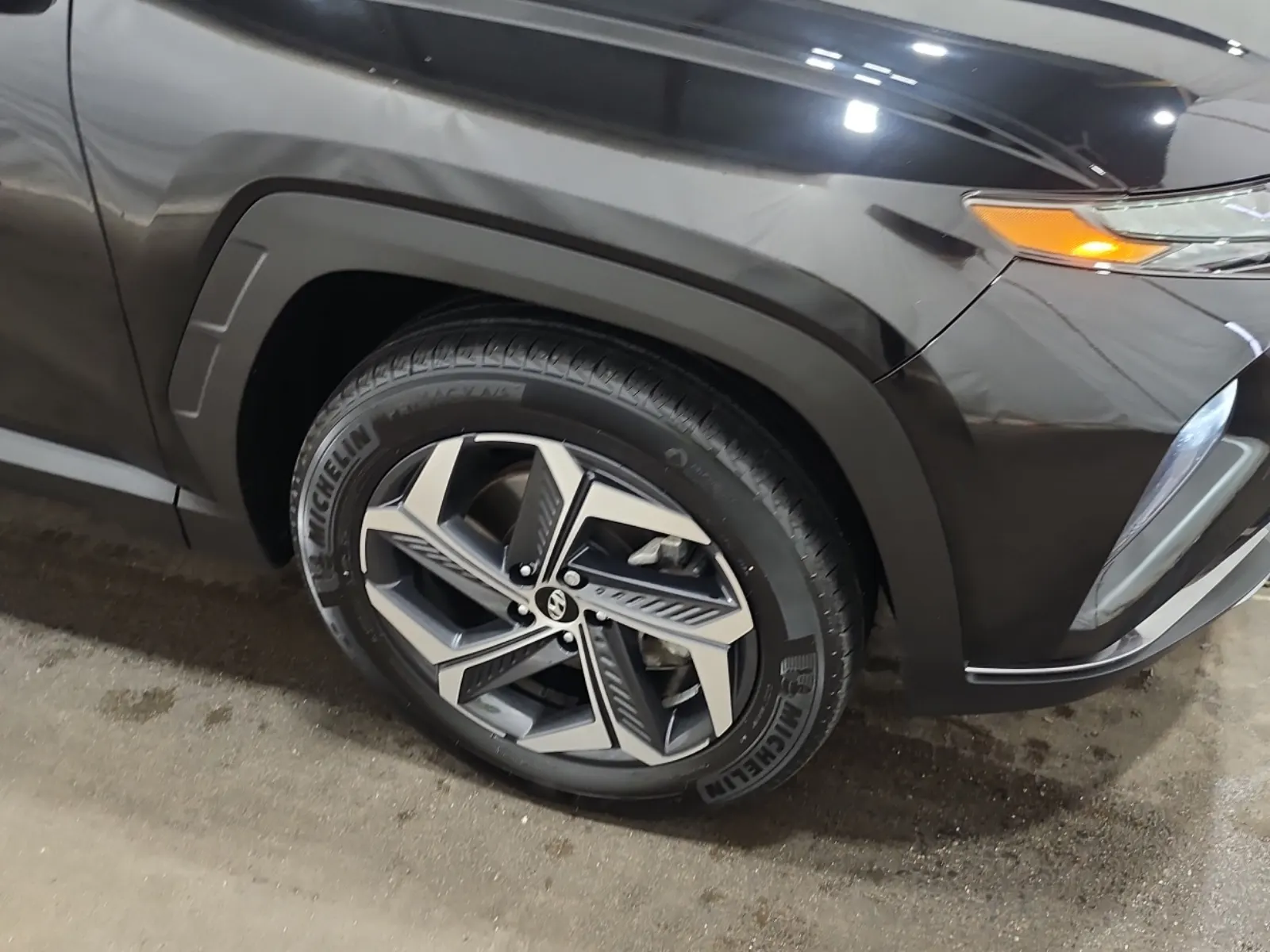 Right Front Wheel/Tire Photo