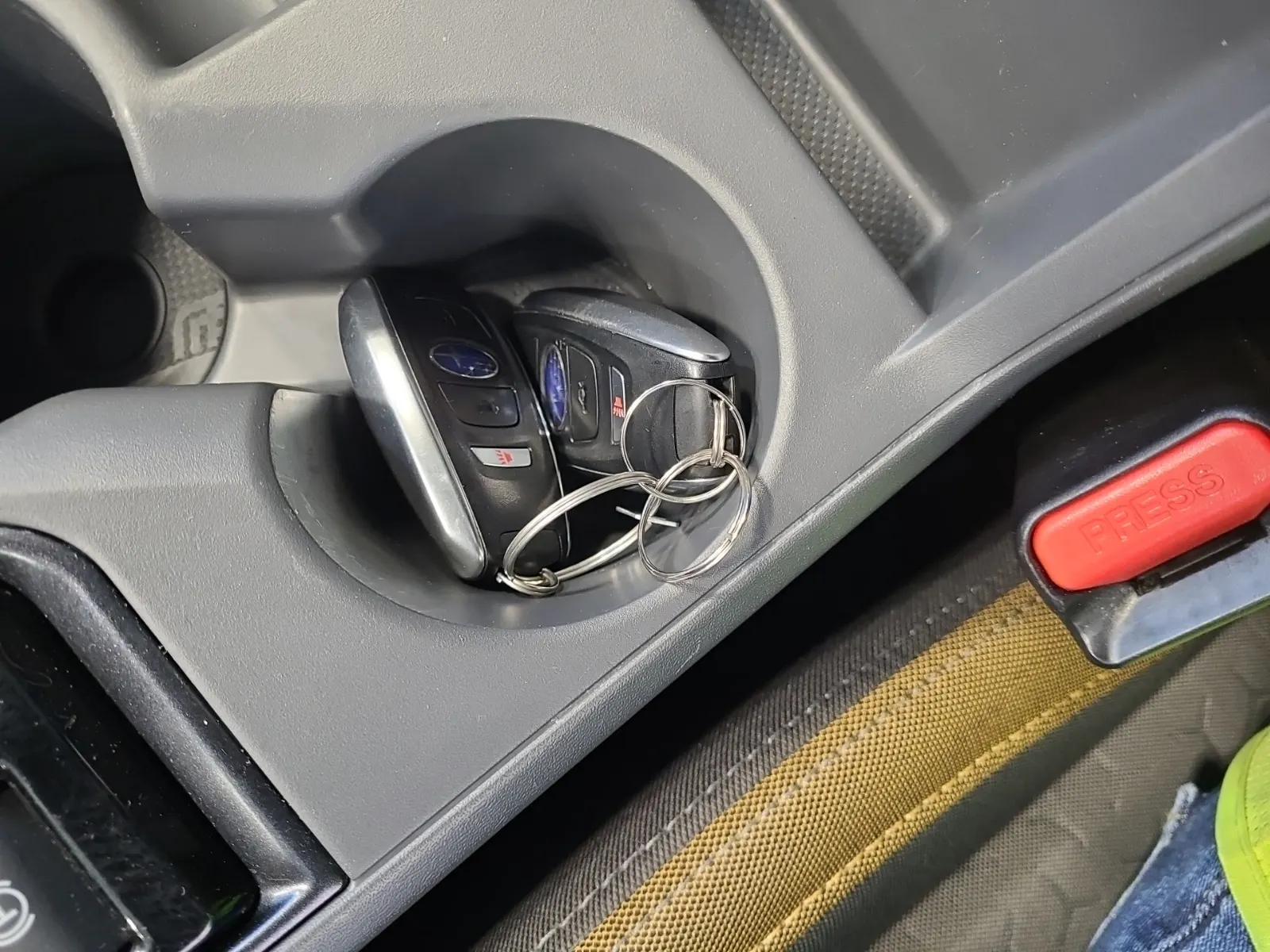 Keys/Fobs/Manual Photo