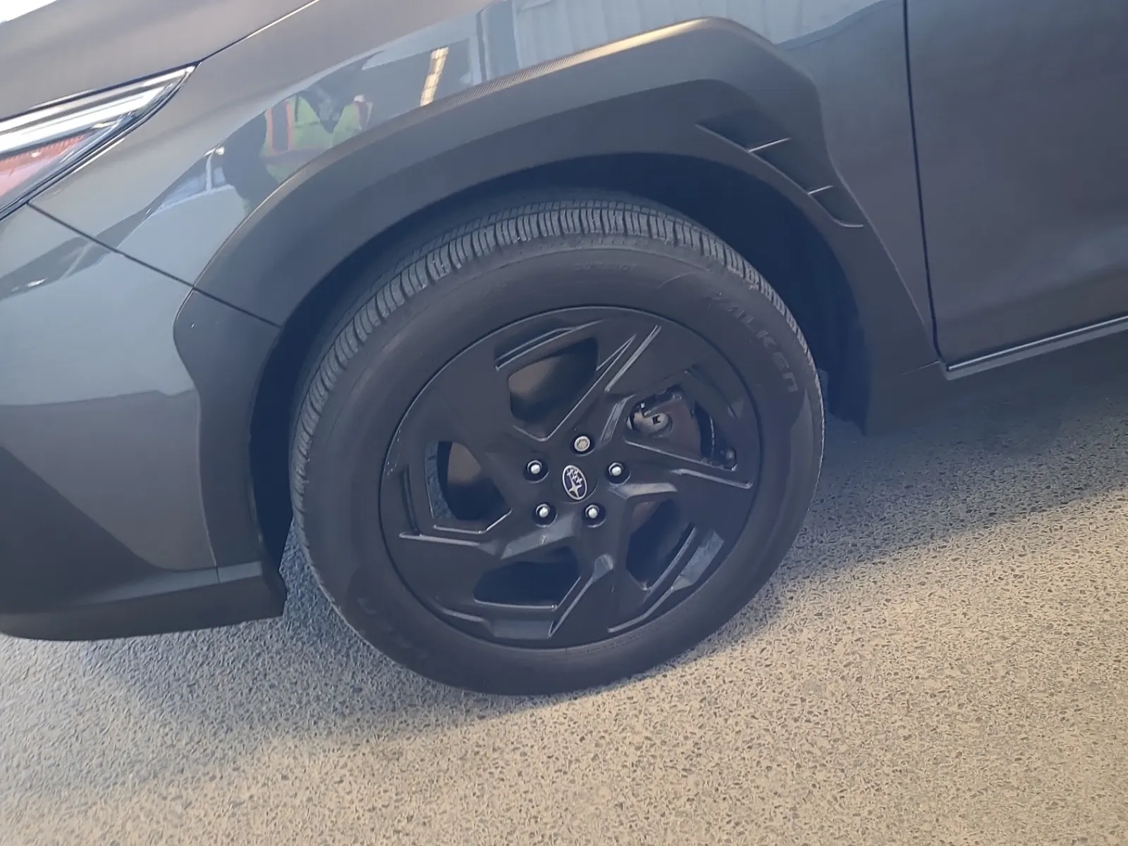 Front driver wheel/tire photo