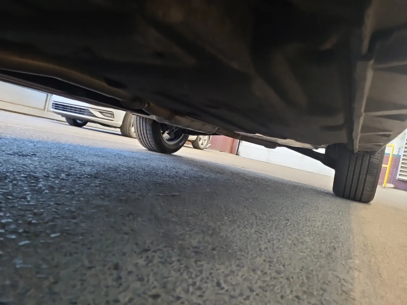 Undercarriage - Driver Photo