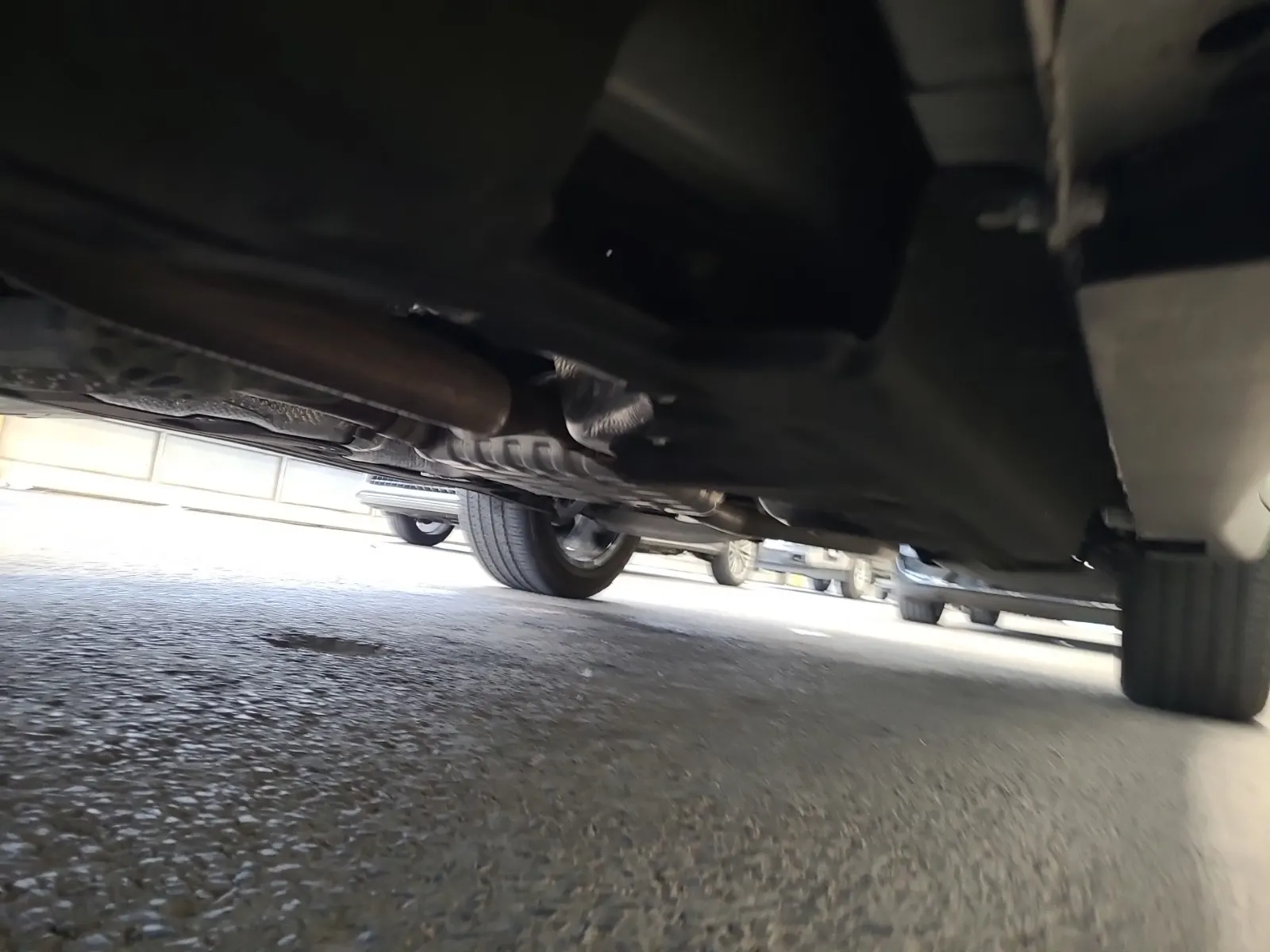 Undercarriage - Driver Photo