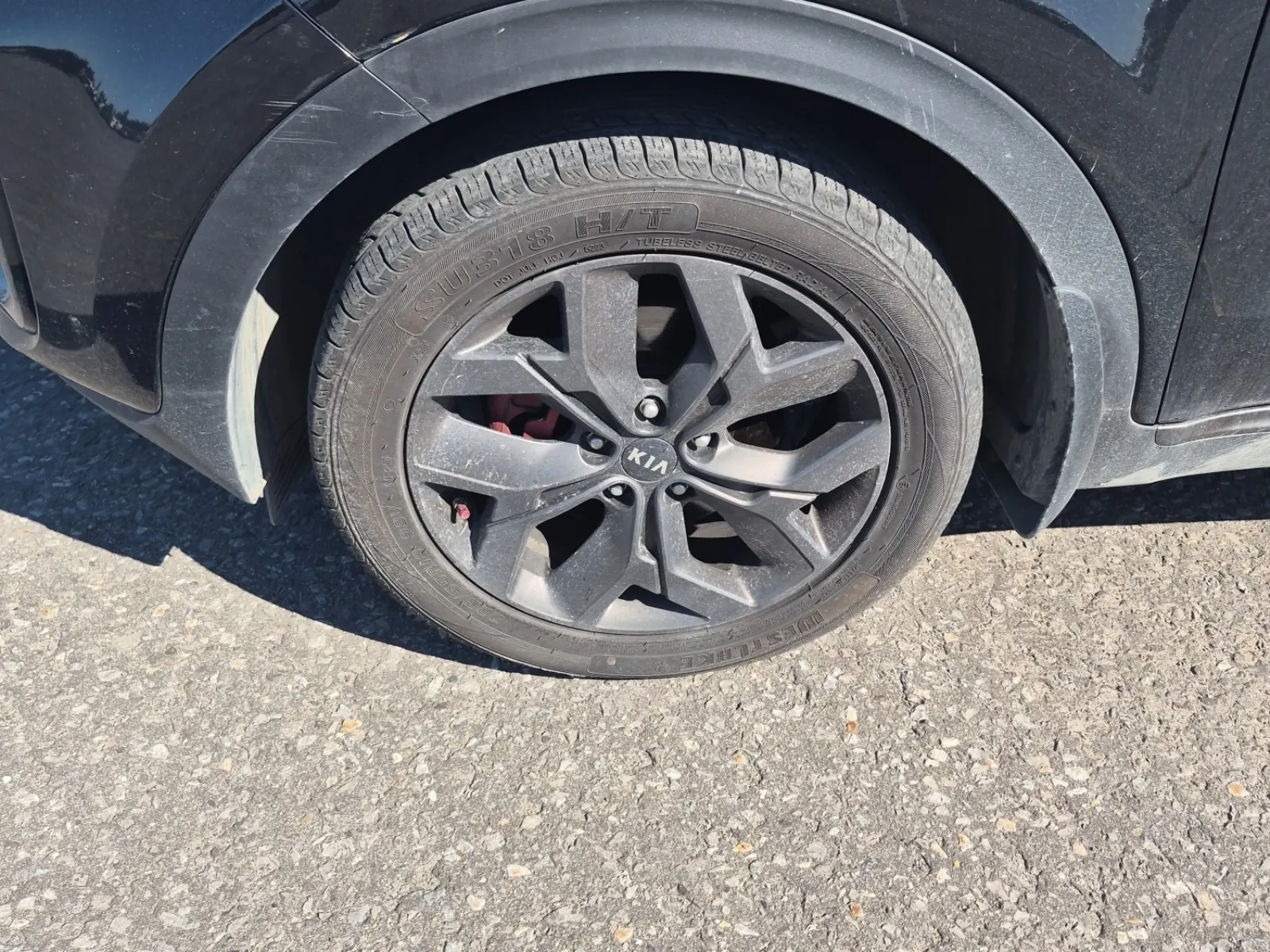 Front driver wheel/tire photo