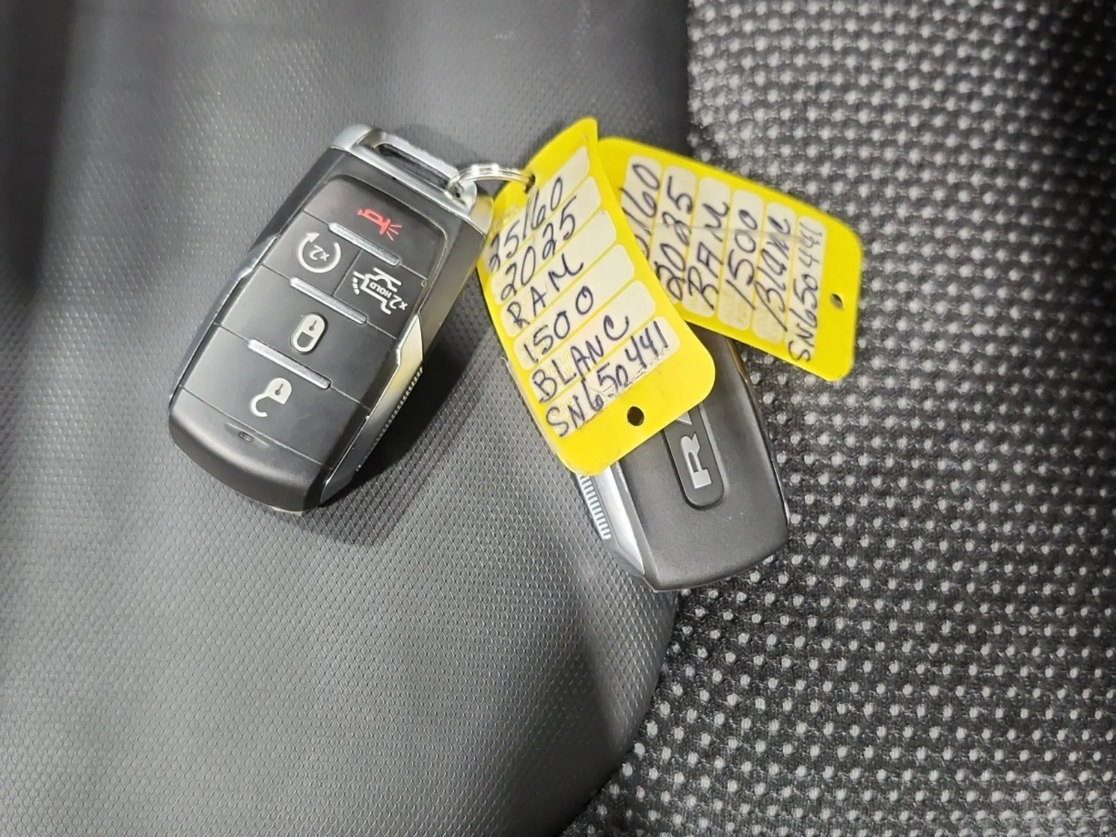 Keys/Fobs/Manual Photo