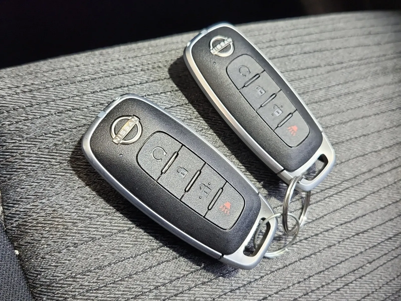 Keys/Fobs/Manual Photo