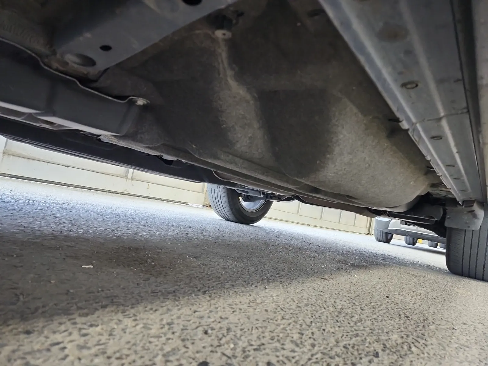 Undercarriage - Driver Photo