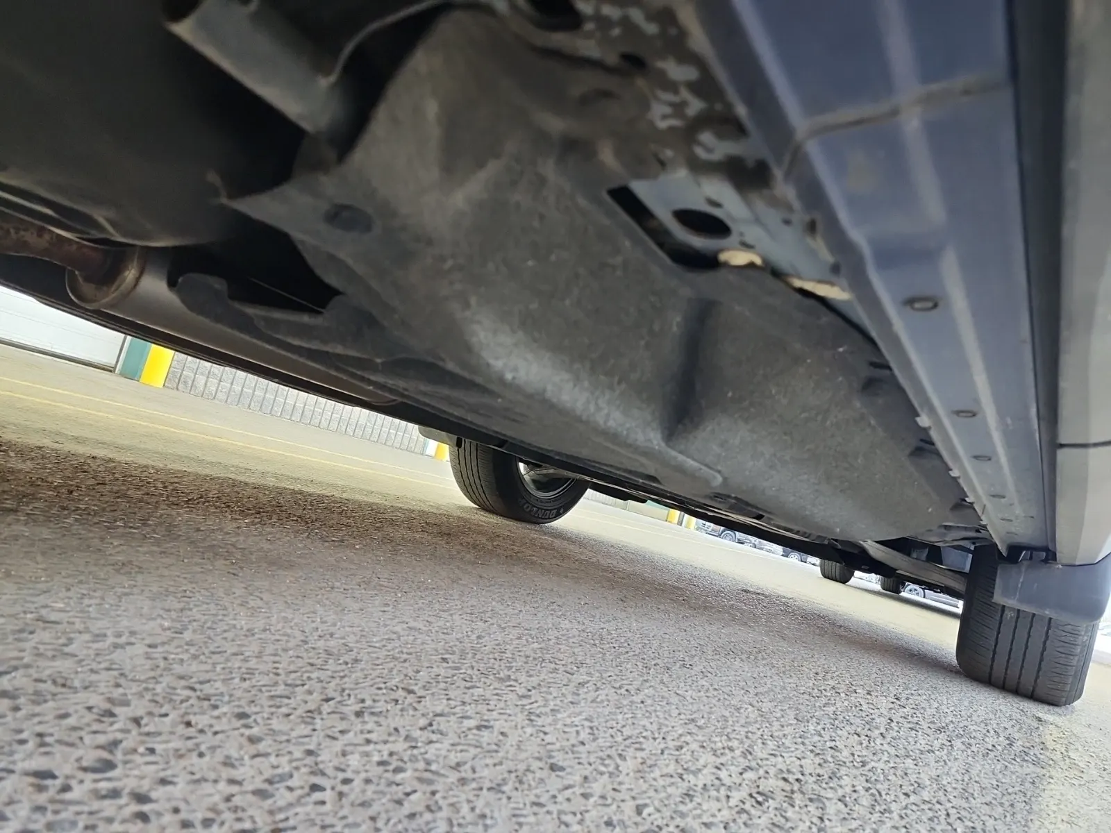 Undercarriage - Passenger Photo