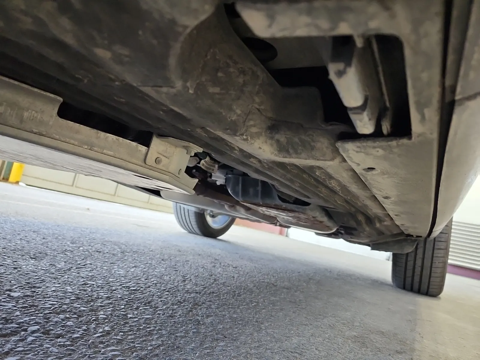 Undercarriage - Driver Photo
