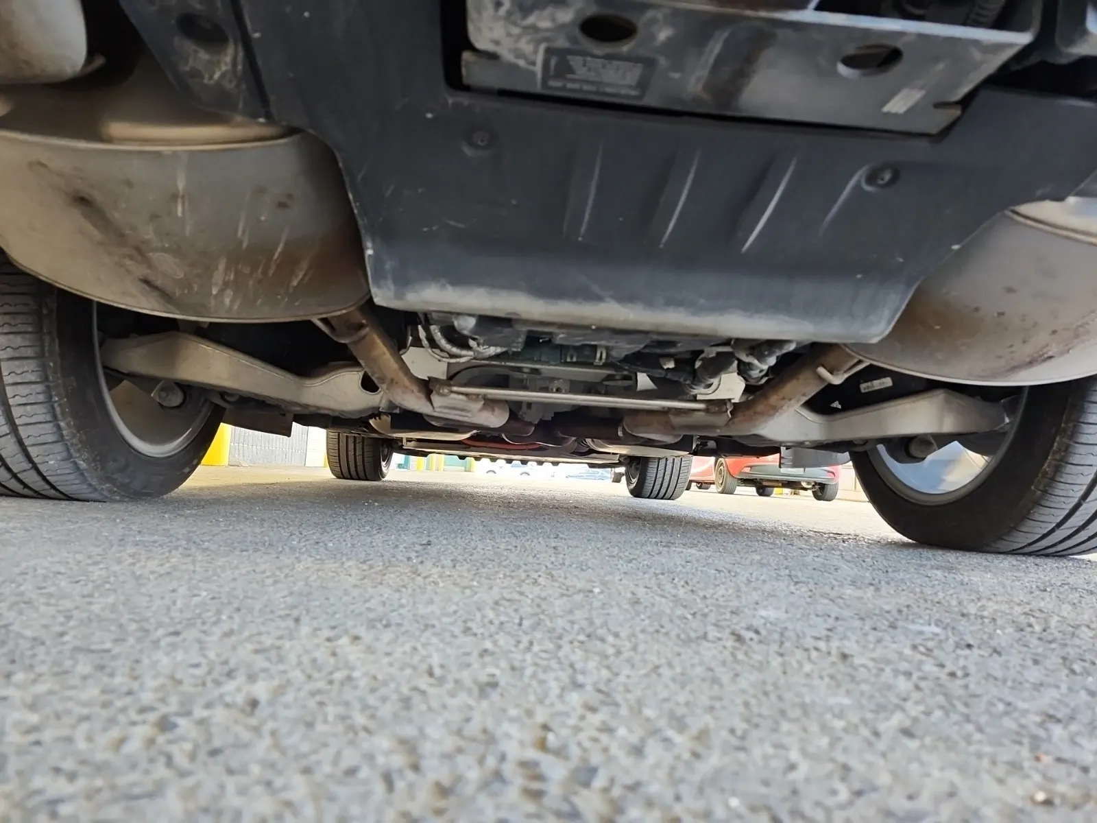 Undercarriage - Rear Photo