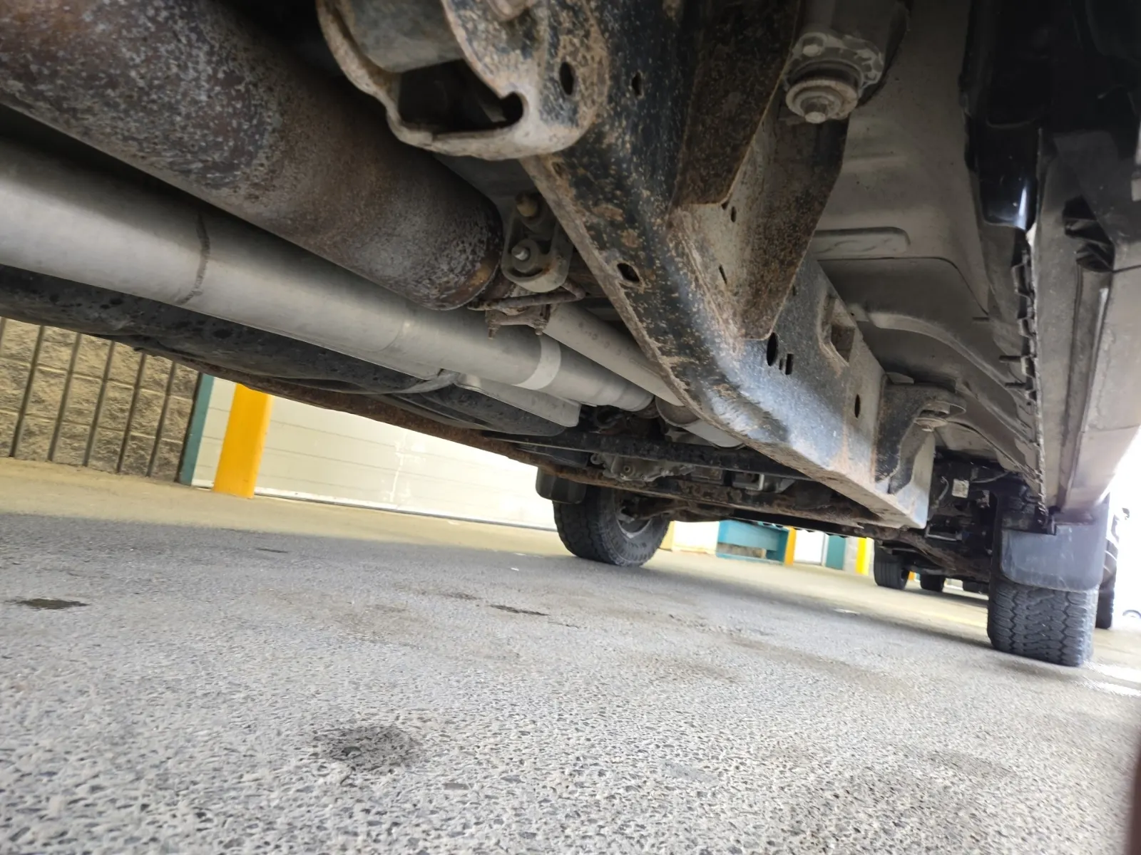 Undercarriage - Passenger Photo