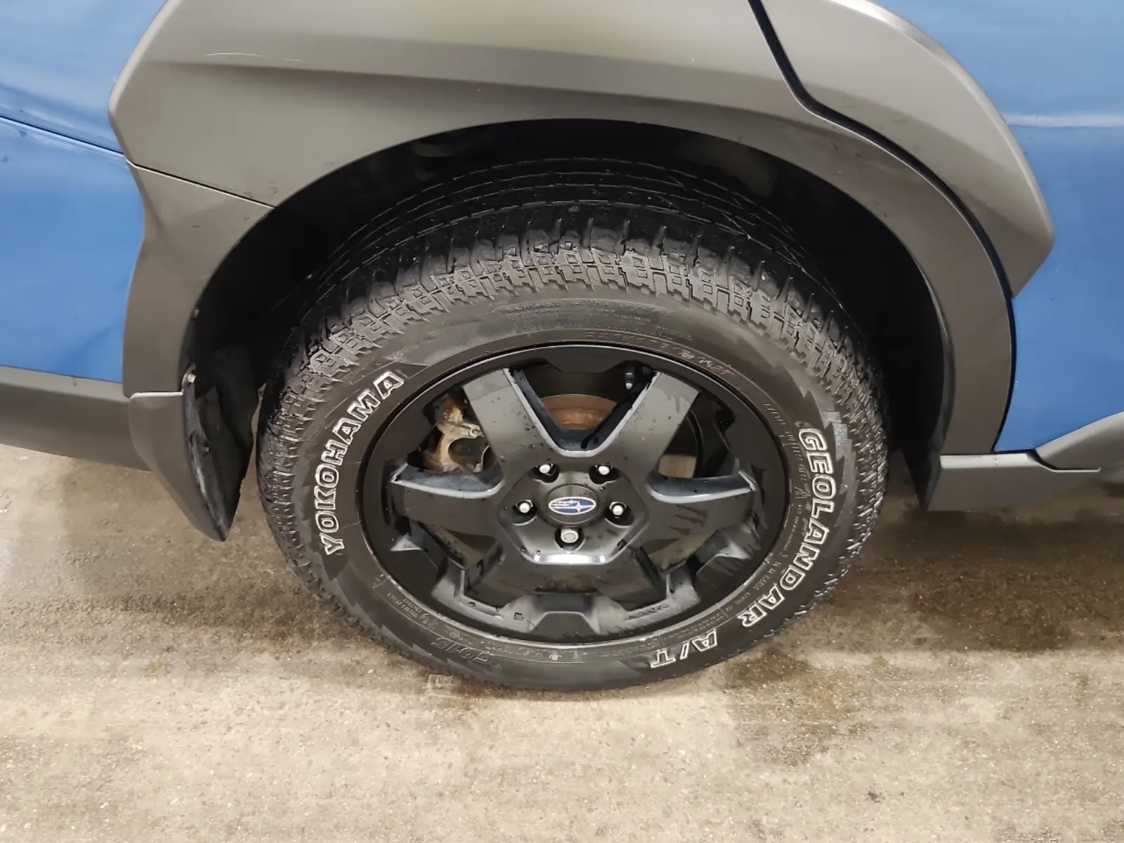 Right Rear Wheel/Tire Photo