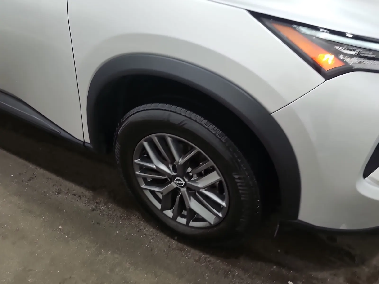 Right Front Wheel/Tire Photo