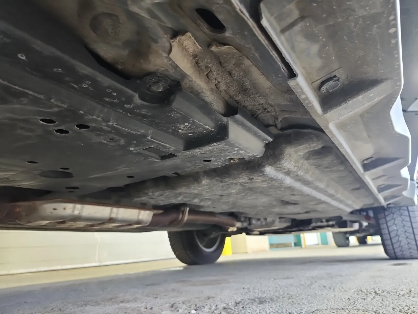 Undercarriage - Passenger Photo