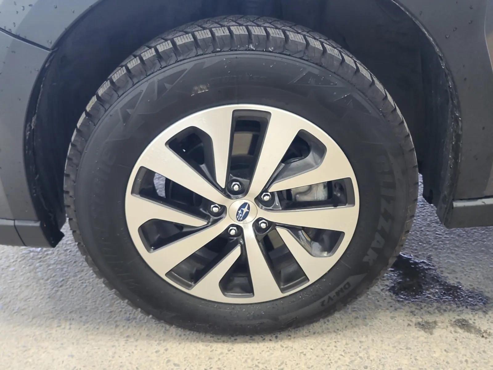 Front driver wheel/tire photo
