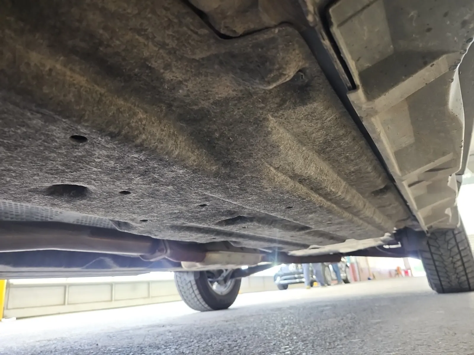 Undercarriage - Driver Photo