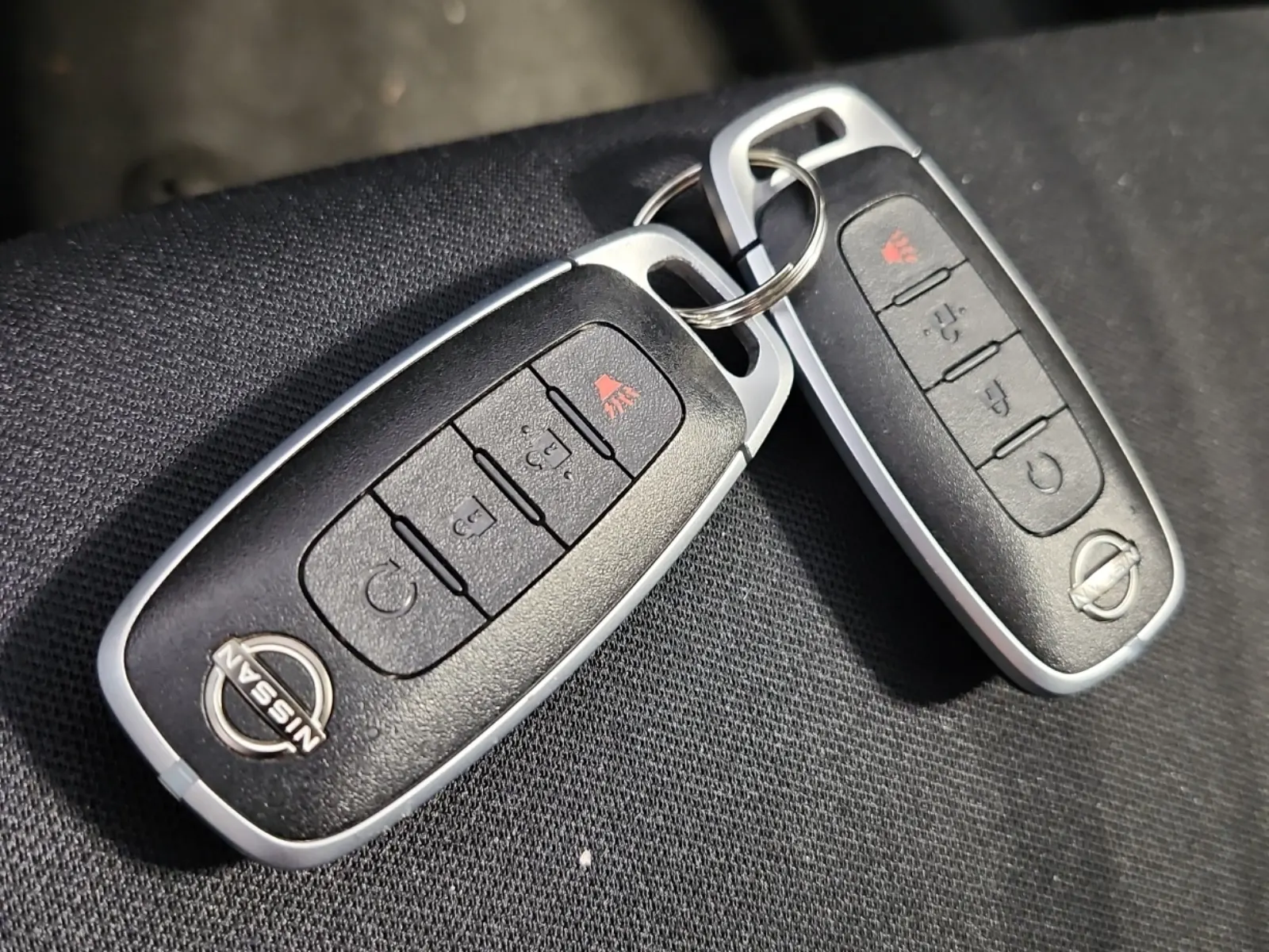 Keys/Fobs/Manual Photo