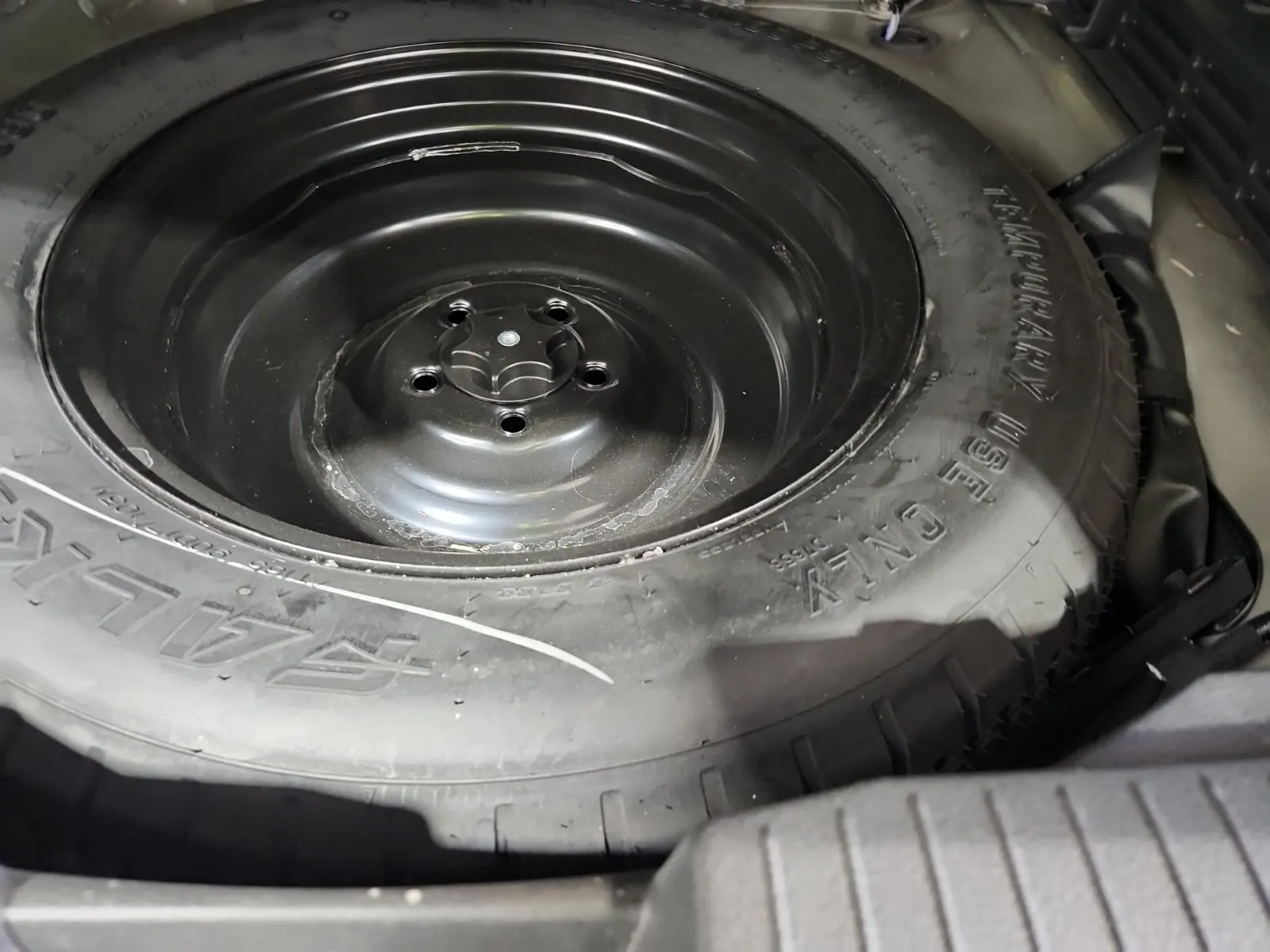 Spare Tire & Wheel Photo