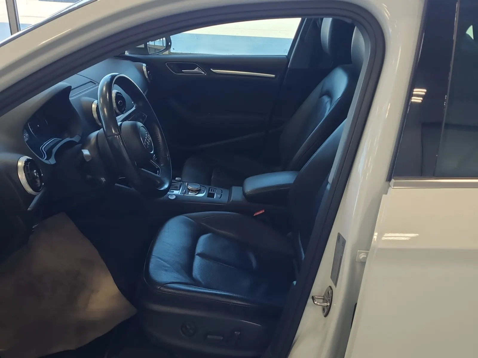 Front Interior Photo