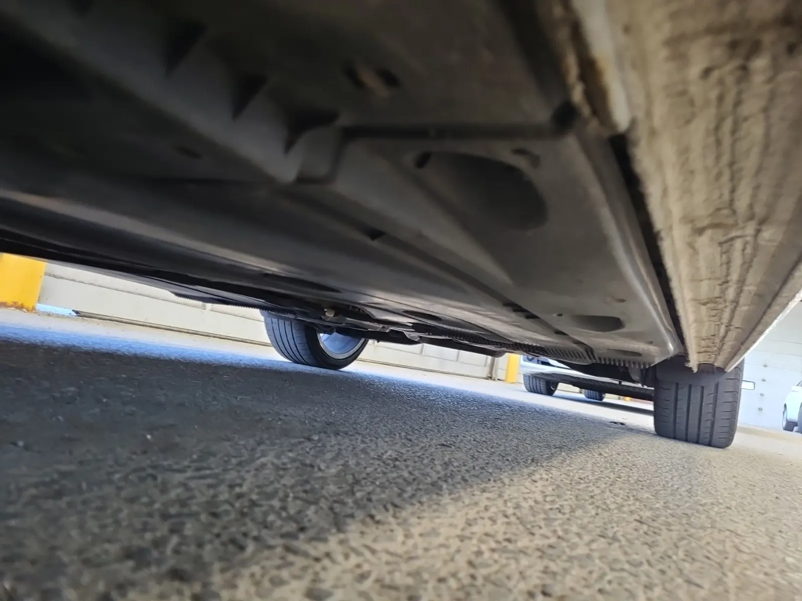 Undercarriage - Driver Photo