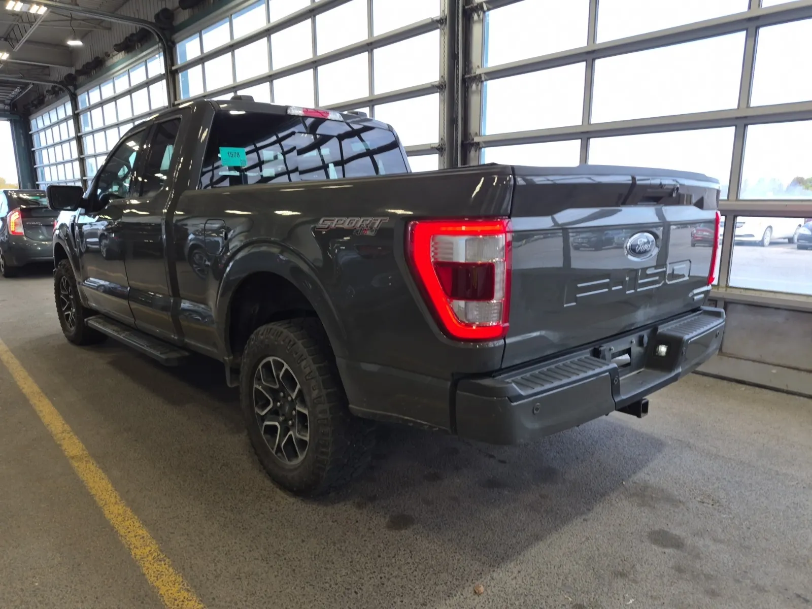 Driver Rear 3/4 Photo