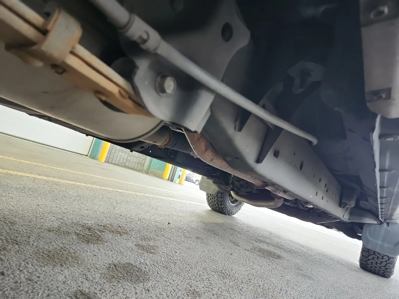Undercarriage - Passenger Photo
