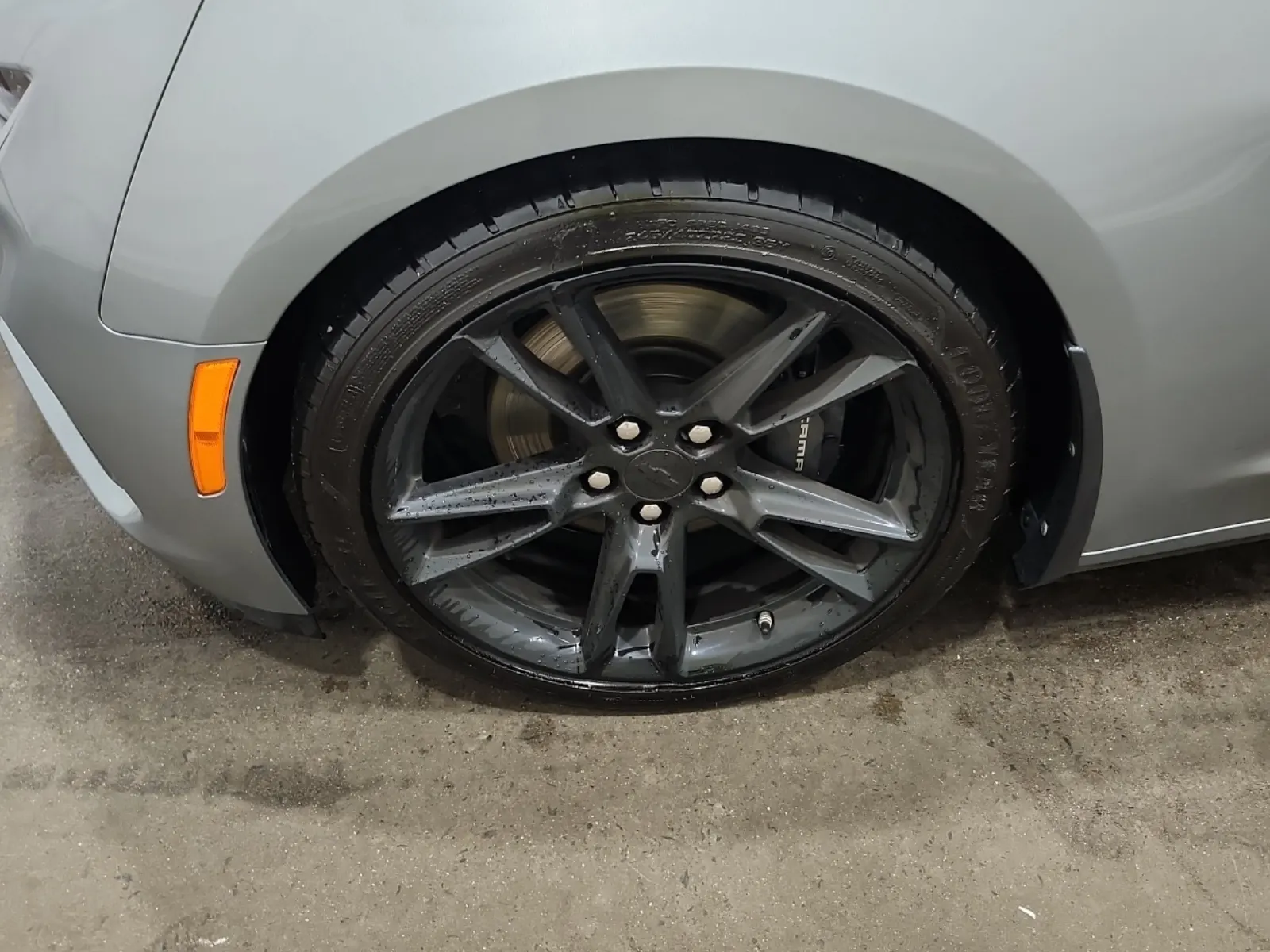 Front driver wheel/tire photo