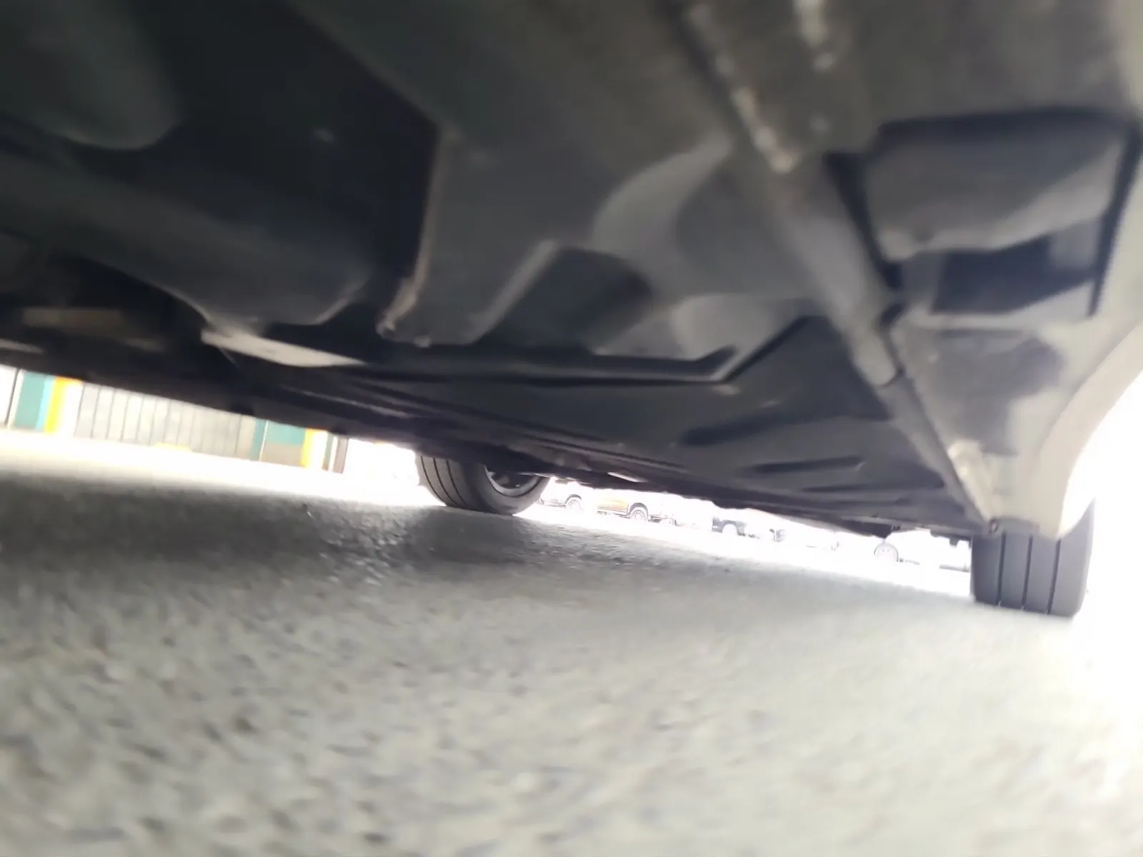 Undercarriage - Passenger Photo