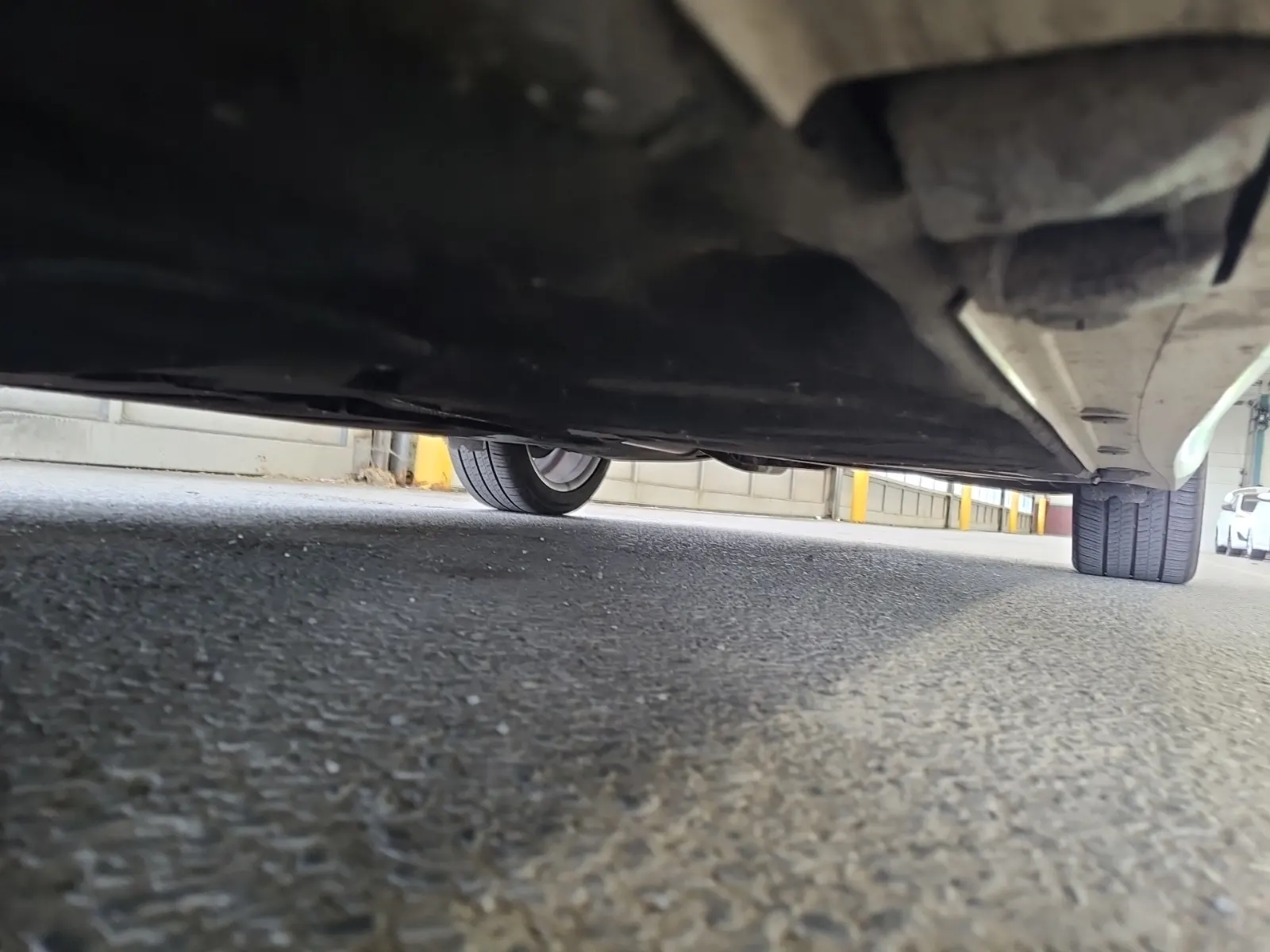 Undercarriage - Driver Photo