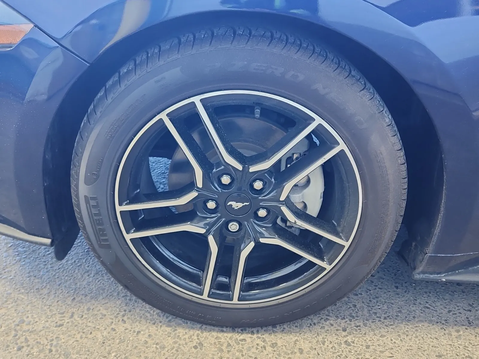 Front driver wheel/tire photo