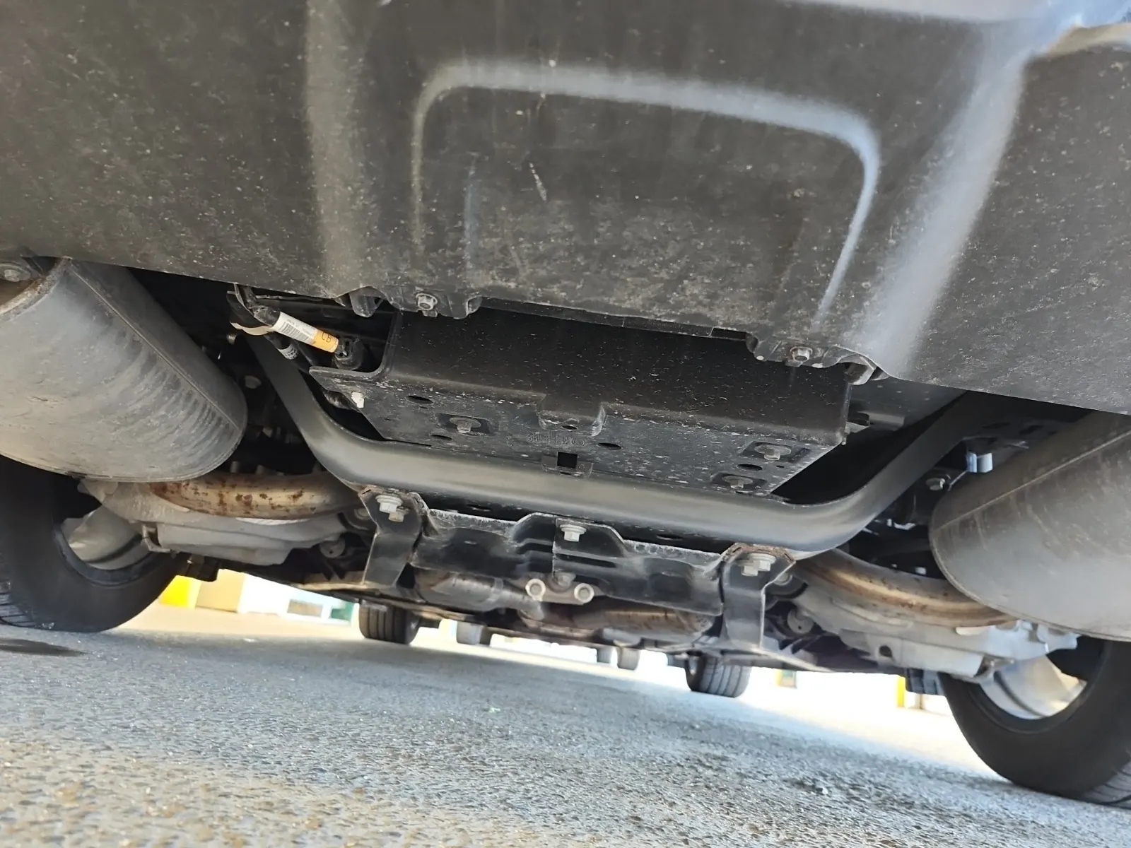 Undercarriage - Rear Photo