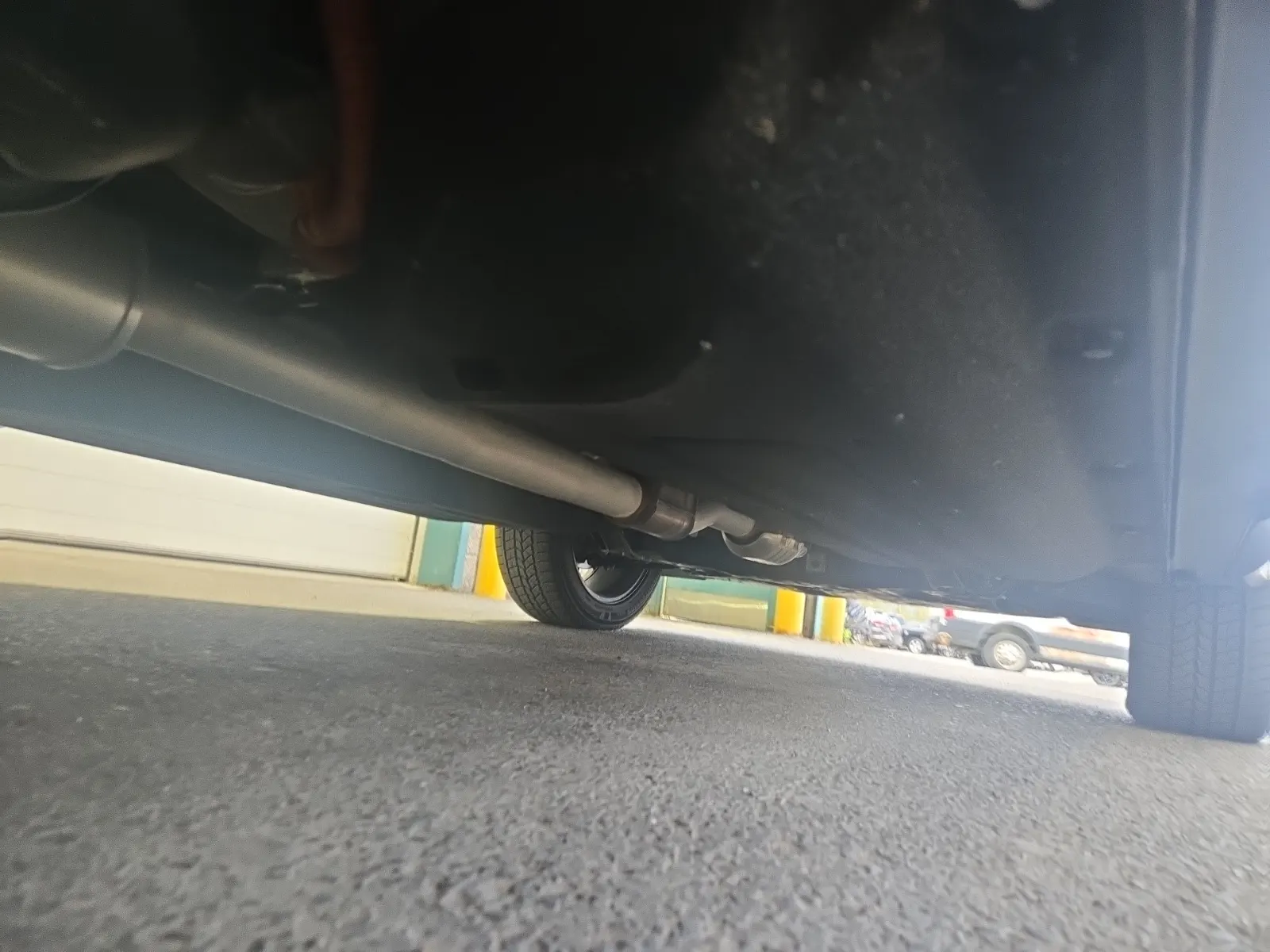 Undercarriage - Passenger Photo