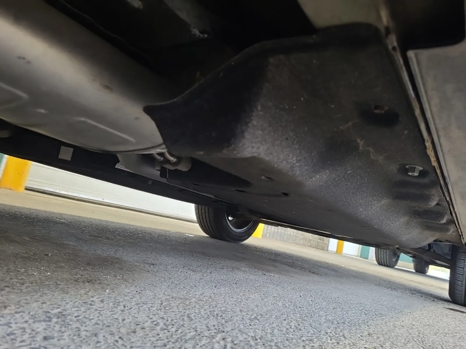 Undercarriage - Passenger Photo