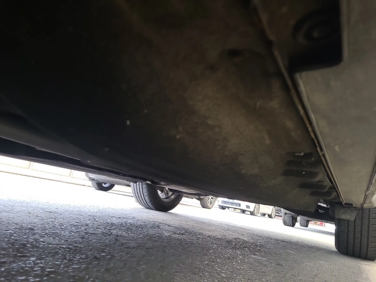 Undercarriage - Driver Photo