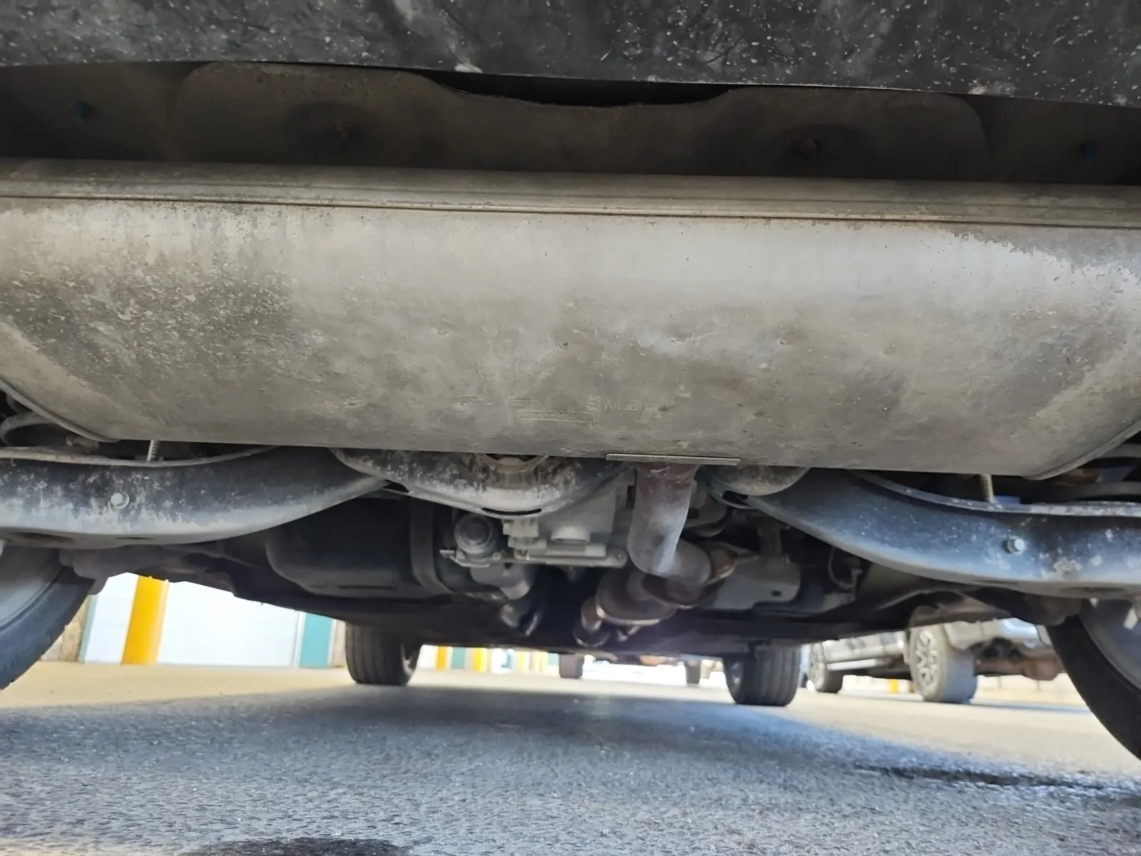 Undercarriage - Rear Photo