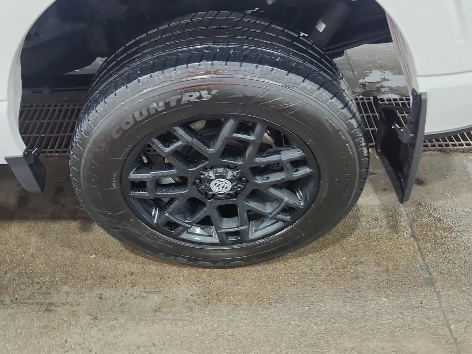Left Rear Wheel/Tire Photo