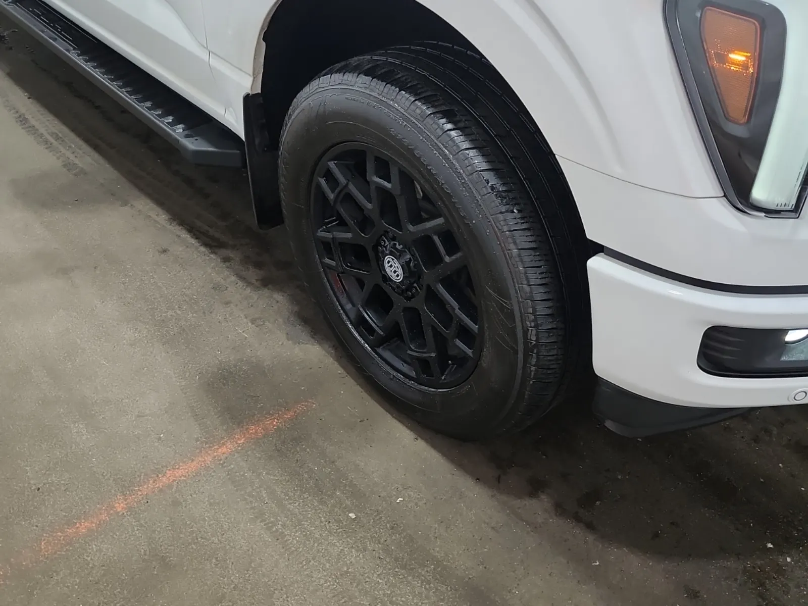 Right Front Wheel/Tire Photo