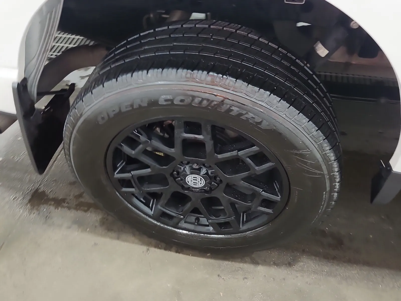 Right Rear Wheel/Tire Photo