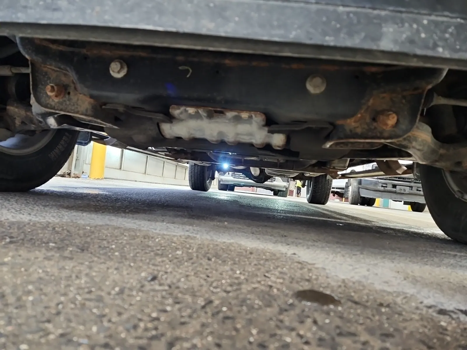 Undercarriage - Front Photo