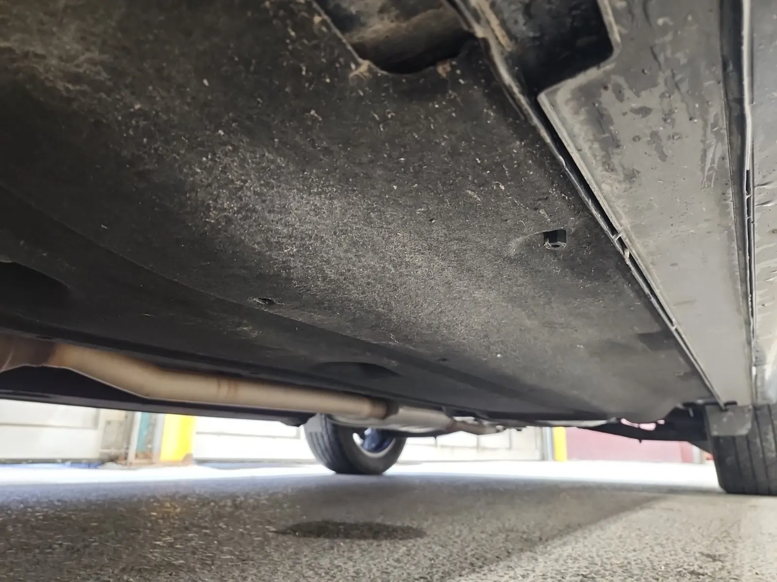 Undercarriage - Driver Photo