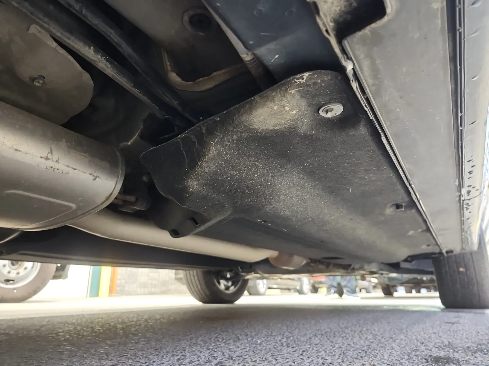 Undercarriage - Passenger Photo